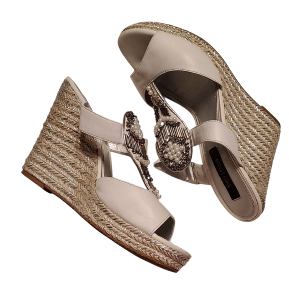 WHBM "Baroness" Embellished White Leather Wedge Slip On Sandal Heel Size 10 - Picture 2 of 8
